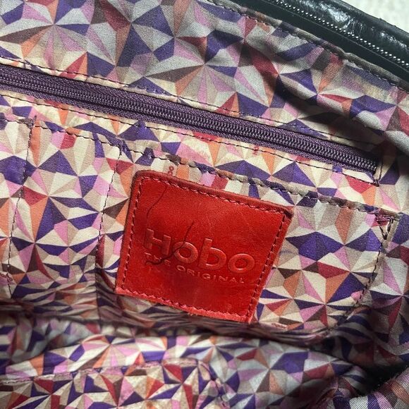 HOBO leather Black shoulder bag with silver tone hardwares. - Picture 10 of 14